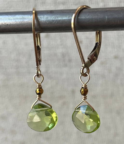 vf-joy-23 Classic Peridot Earrings