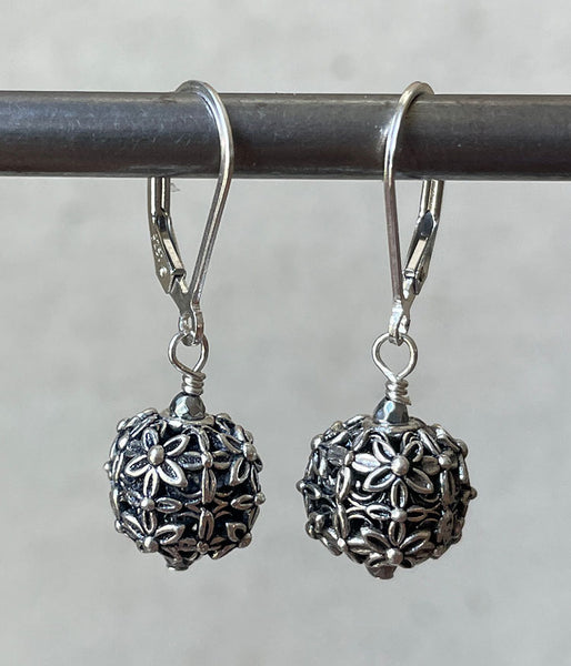 vf-stl-175 Sterling Daisy Earrings