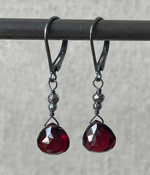 ve-ref-32 Garnet Meditative Earrings