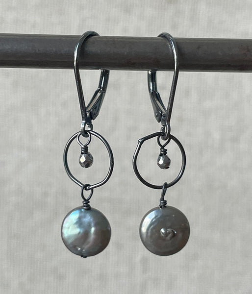 ve-ref-34 Reflective Pearl With Circle Earrings