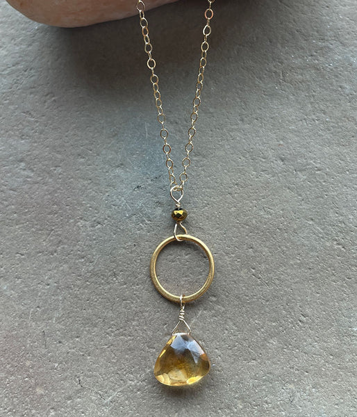 laby-32 Radiant Circle Necklace