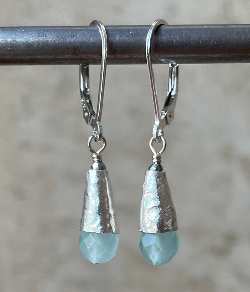 vc-seas-46 Quartz Conical Earrings