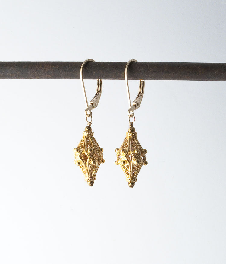 Vermeil, gold-fill. 
Earrings, 1.5"