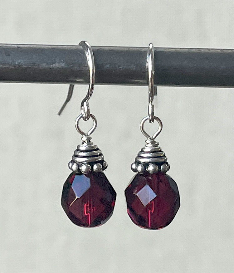 Betsy Earrings (fuchsia)