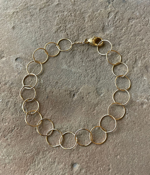 Fine Circle Bracelet (gold fill)