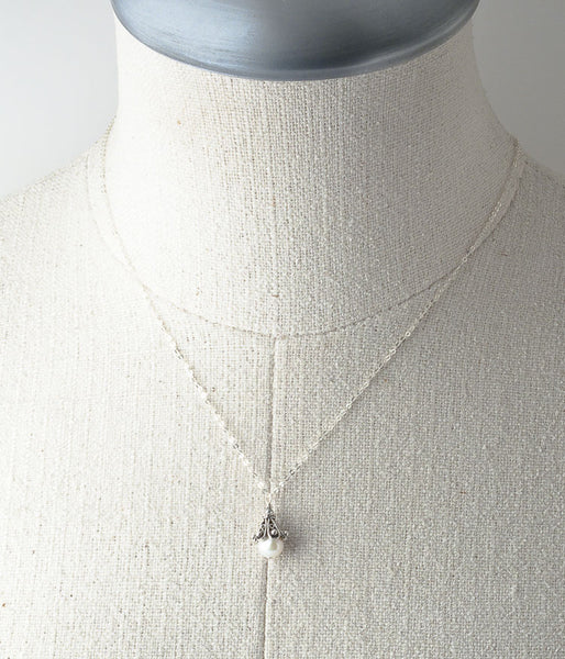 Char Necklace (white)